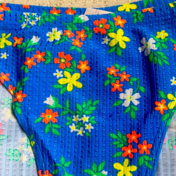NWOT: High-Waist Floral Bikini Bottom - Picture 5 of 11